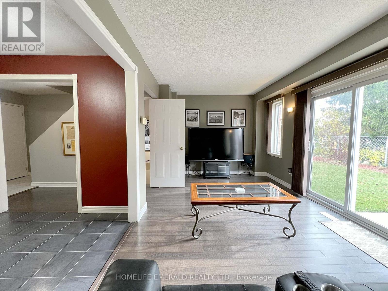 Photo 4 of 1 Potter Crescent, New Tecumseth ON