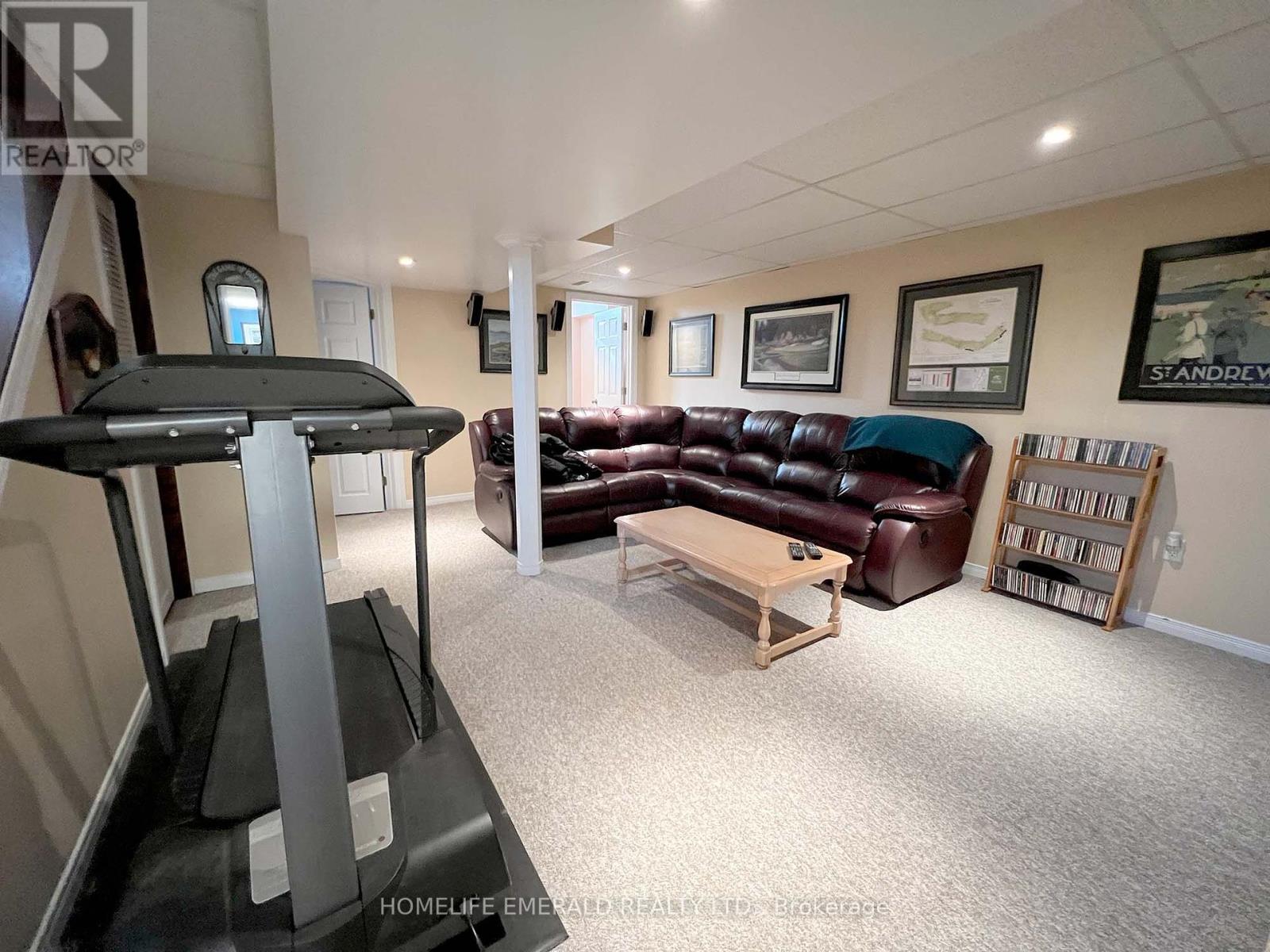 Photo 26 of 1 Potter Crescent, New Tecumseth ON
