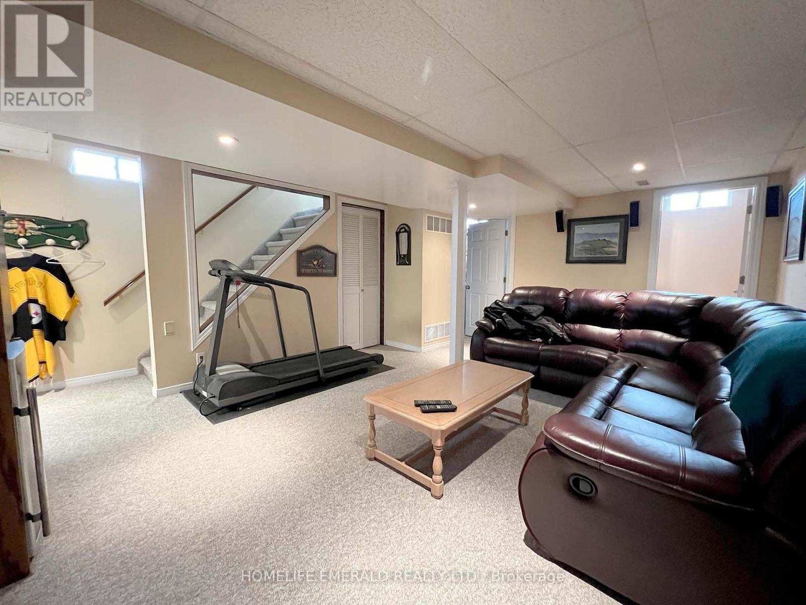 Photo 19 of 1 Potter Crescent, New Tecumseth ON