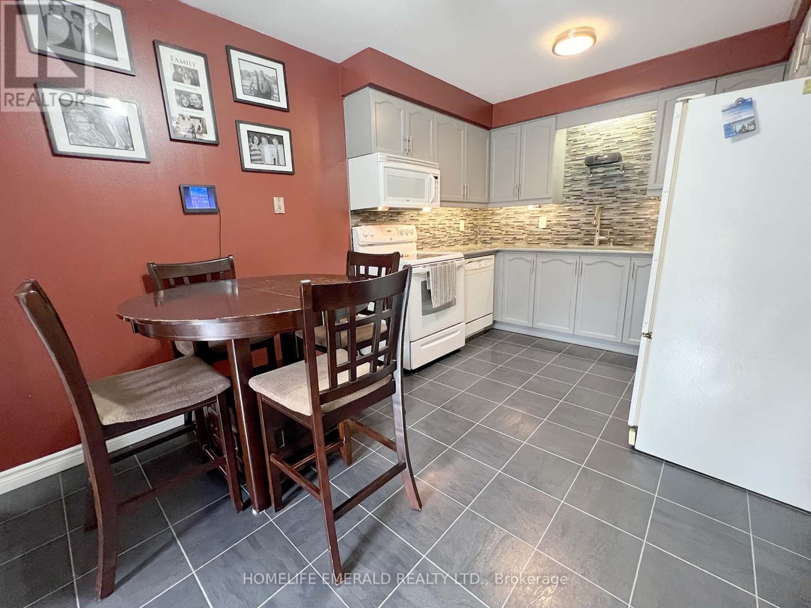 Photo 33 of 1 Potter Crescent, New Tecumseth ON