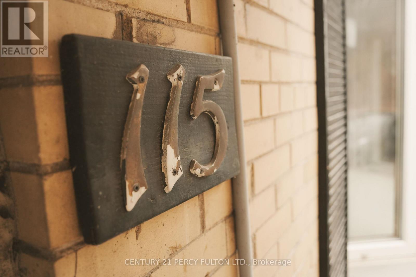 Photo 3 of Main 115 South Kings Way, Toronto ON