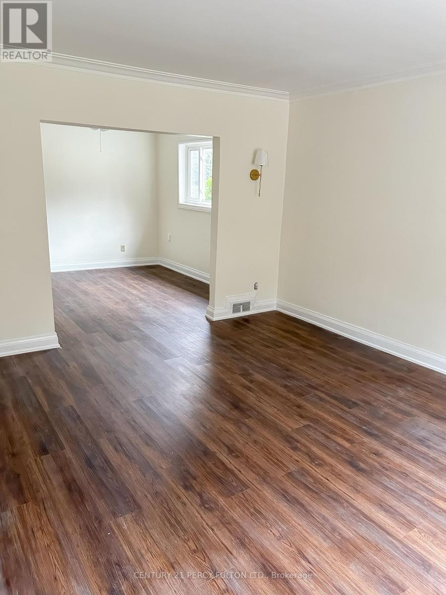 Photo 8 of Main 115 South Kings Way, Toronto ON
