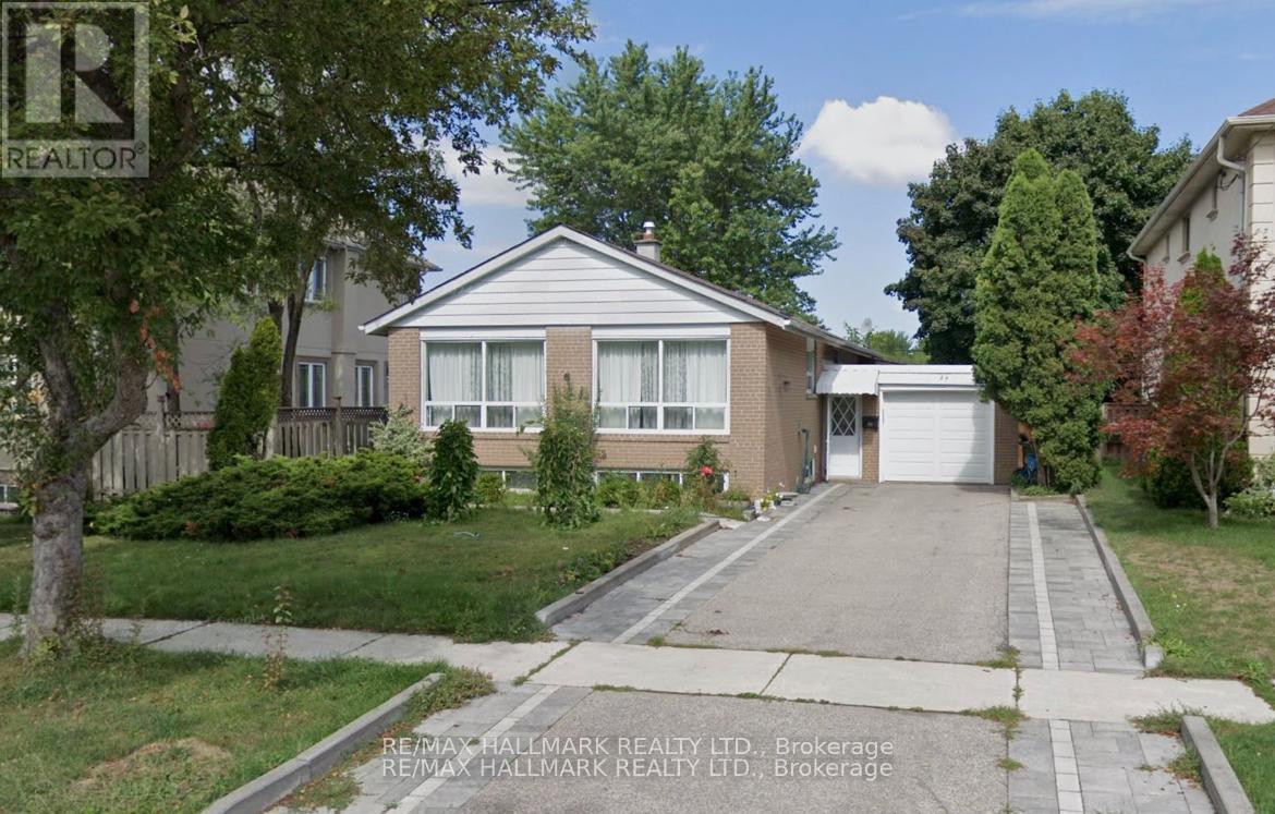 Photo 5 of Lower 24 Sabine Road, Toronto ON