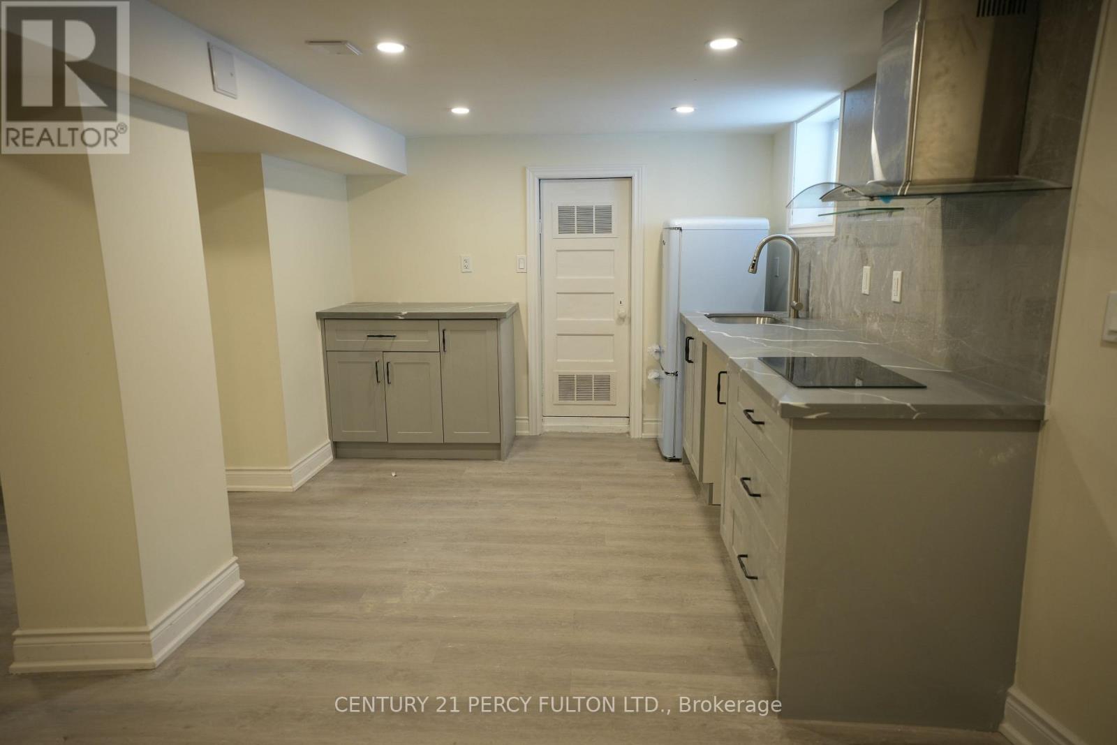 Photo 4 of Lower Level 115 South Kings Way, Toronto ON
