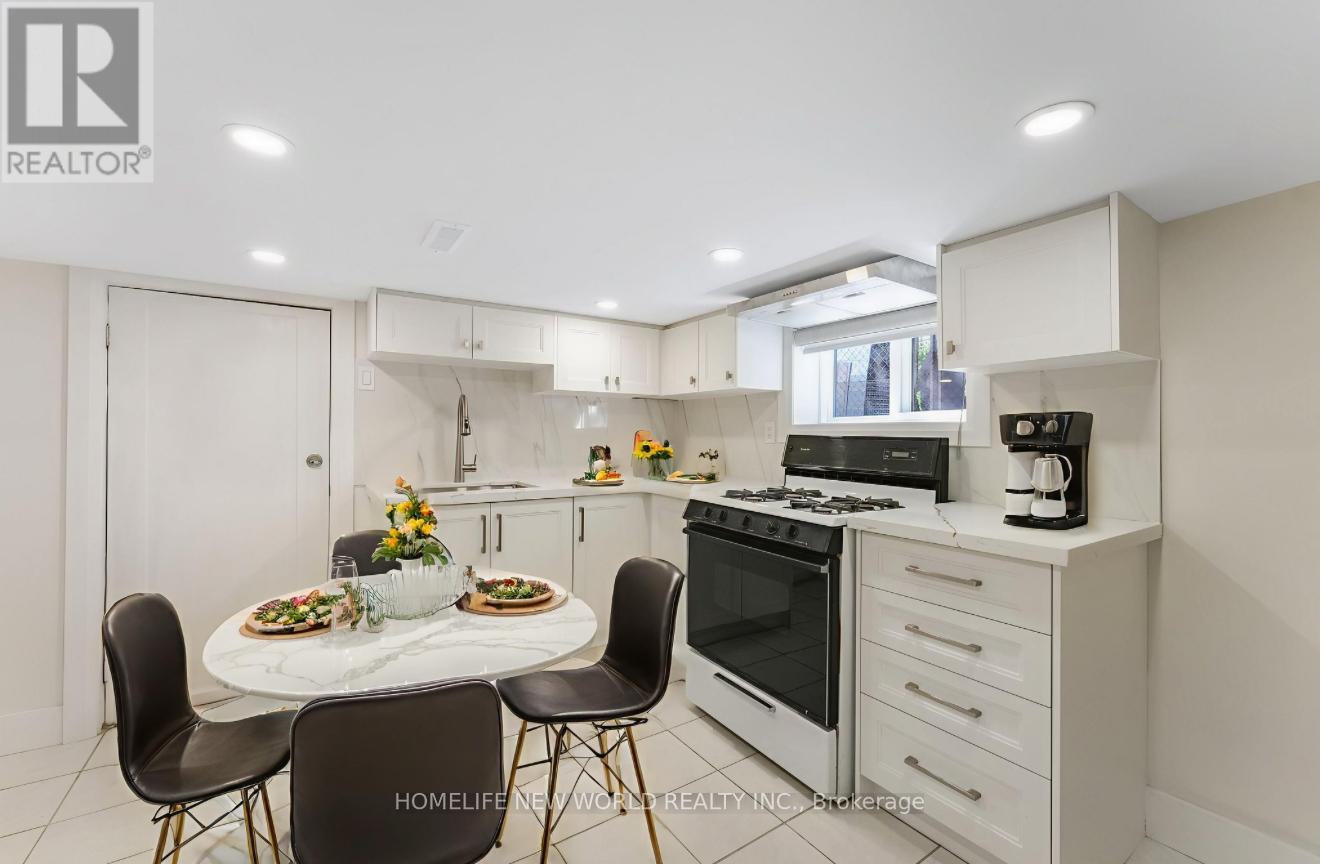 Photo 4 of 137 Gladstone Avenue, Toronto ON