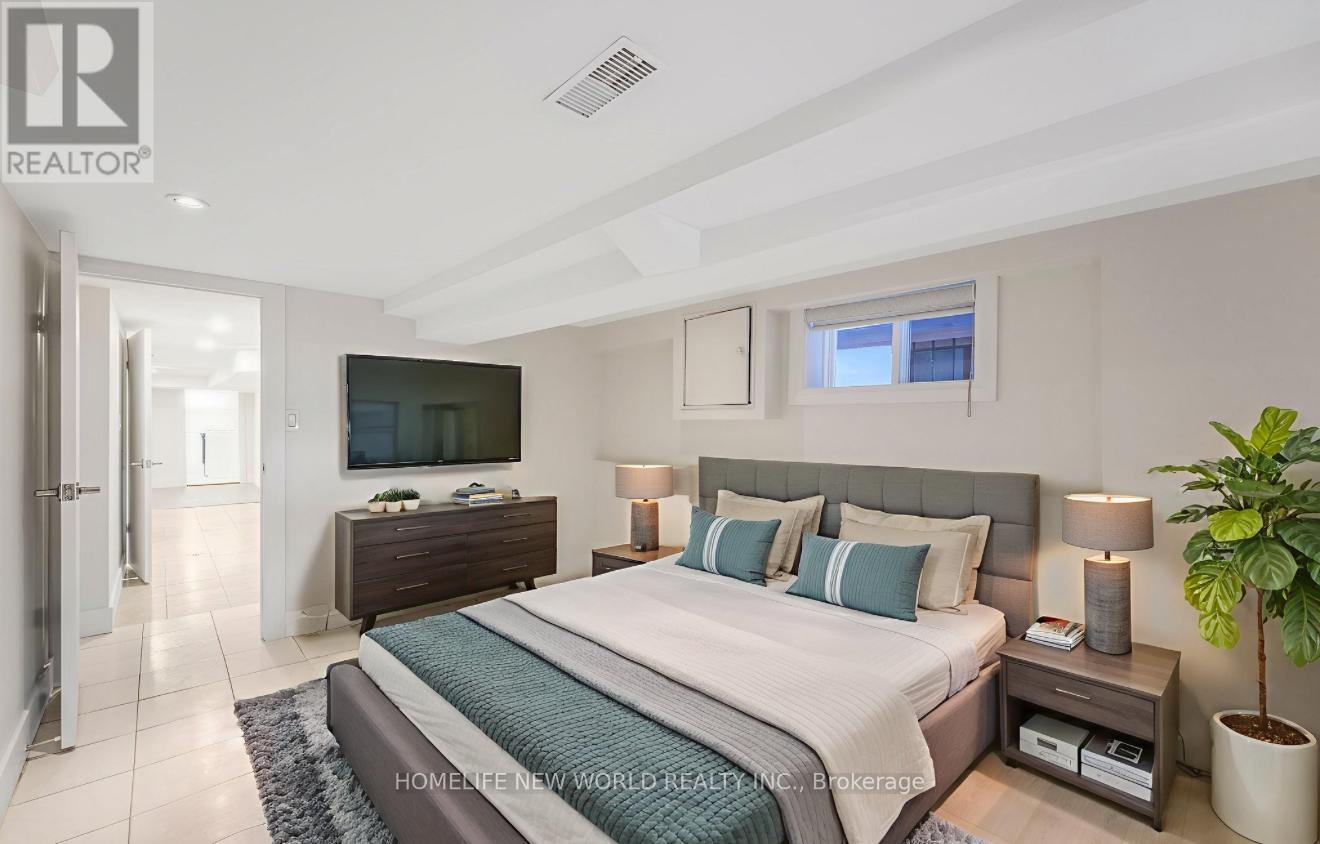 Photo 31 of 137 Gladstone Avenue, Toronto ON