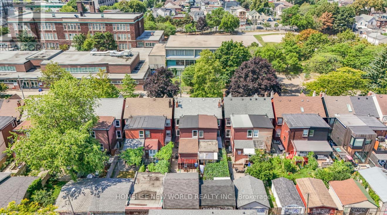 Photo 33 of 137 Gladstone Avenue, Toronto ON