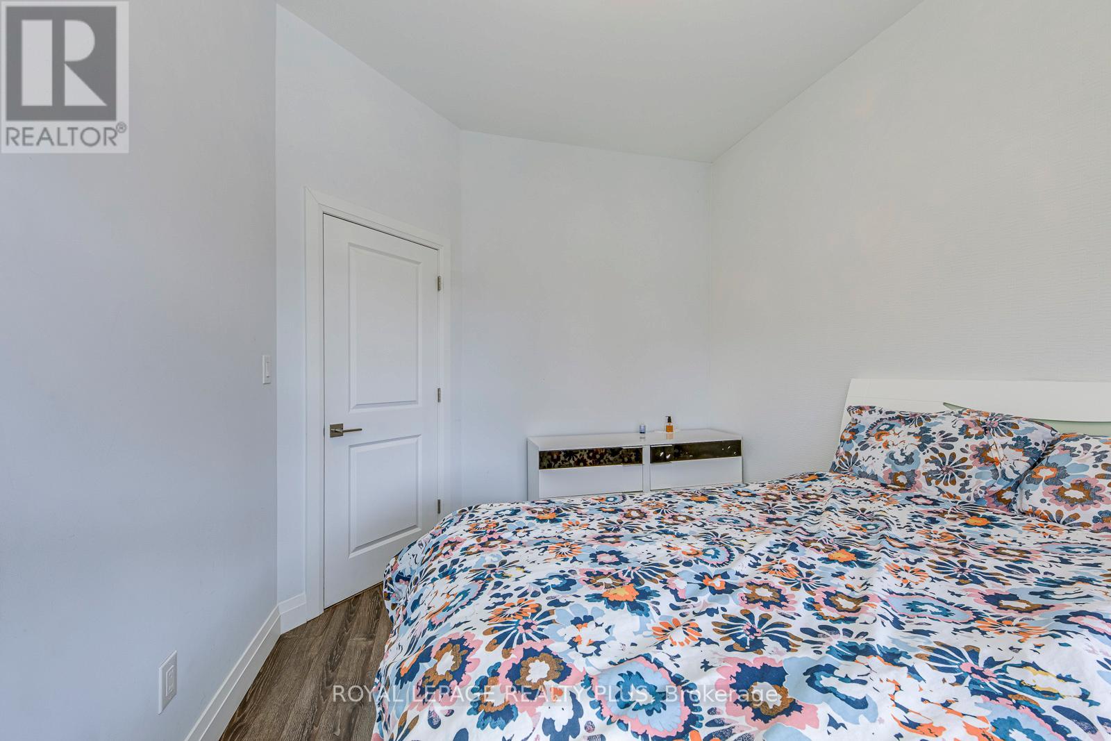 Photo 32 of 247 Robert Street, Hamilton ON