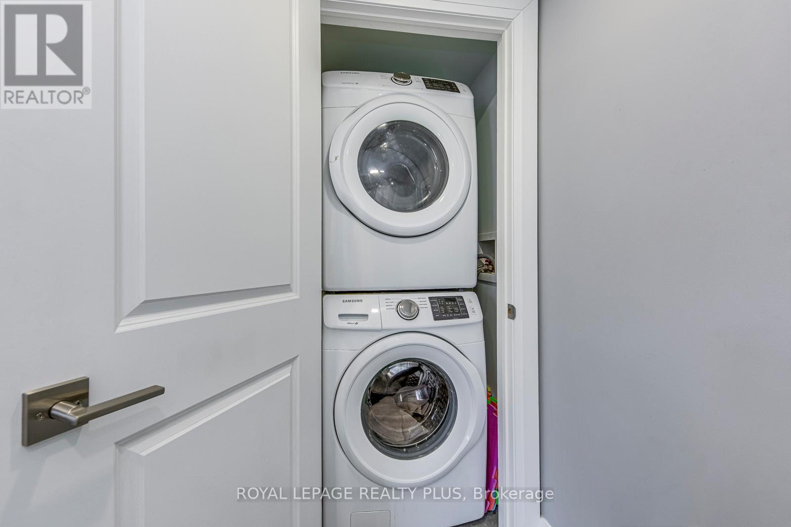 Photo 20 of 247 Robert Street, Hamilton ON