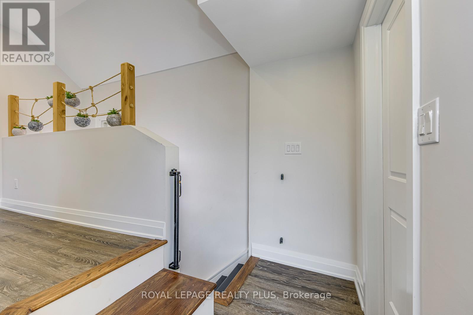 Photo 14 of 247 Robert Street, Hamilton ON