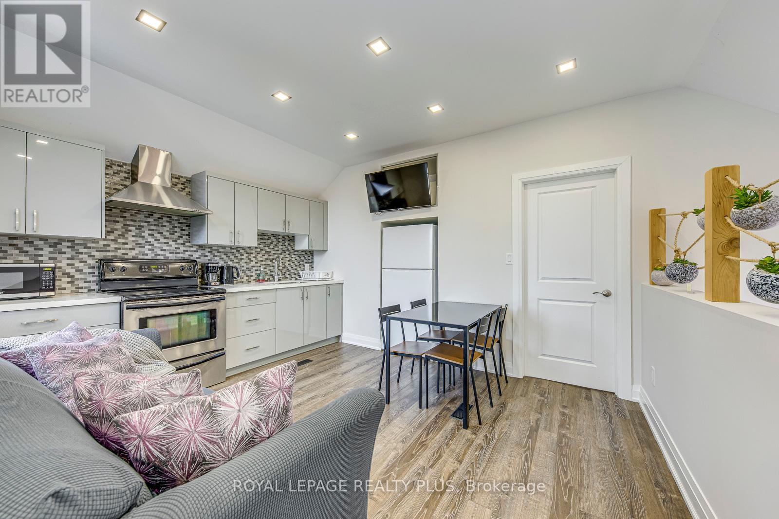 Photo 28 of 247 Robert Street, Hamilton ON