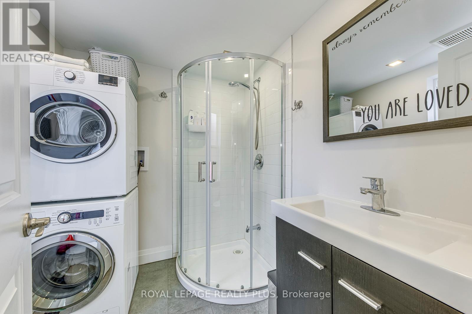Photo 26 of 247 Robert Street, Hamilton ON