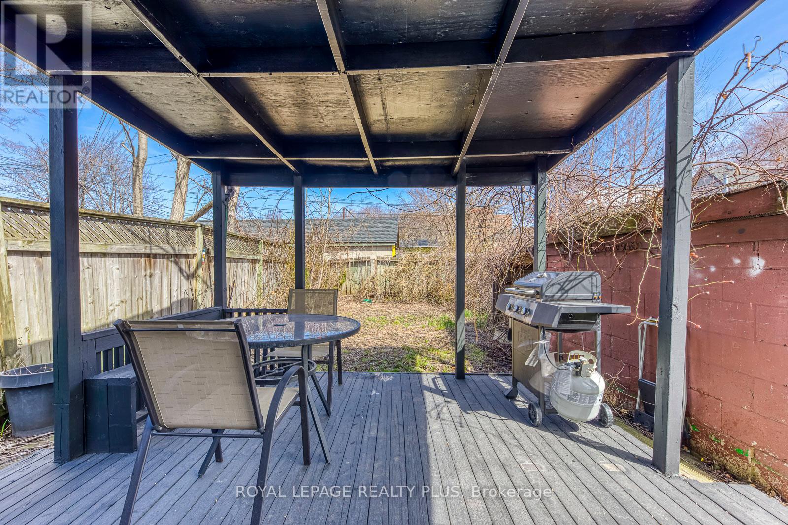 Photo 40 of 247 Robert Street, Hamilton ON