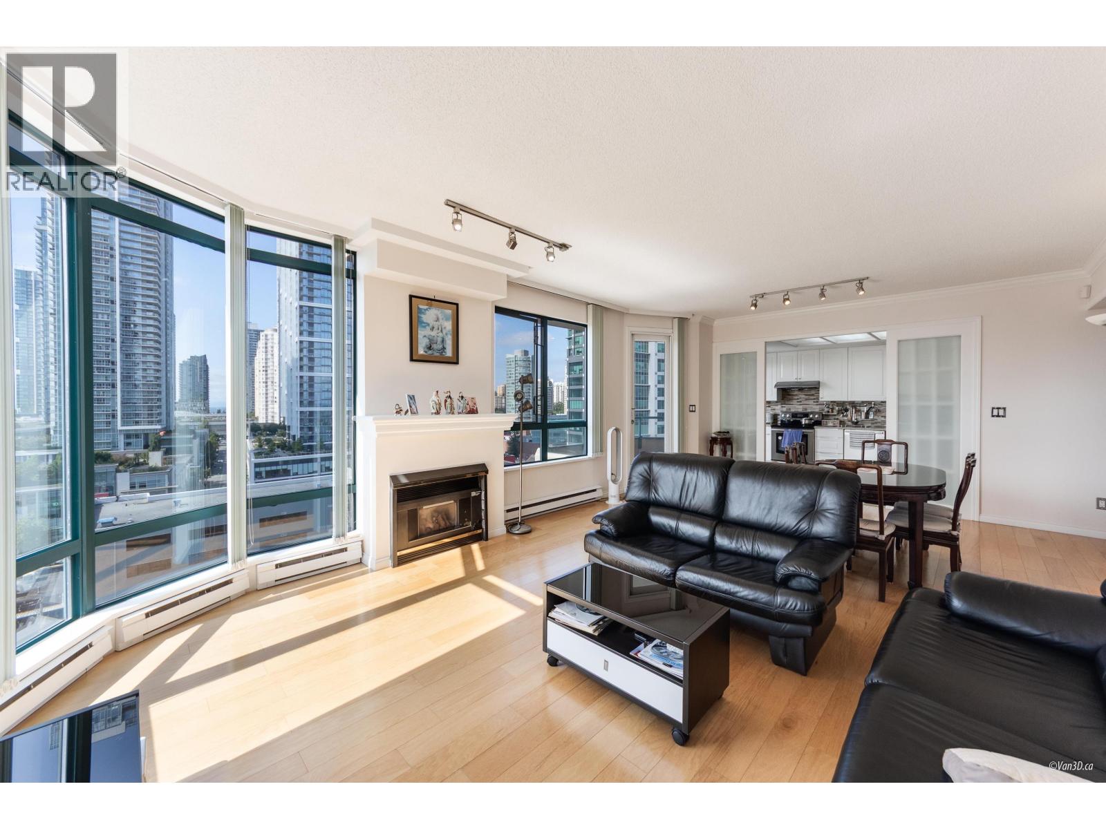 Photo 11 of 1402 4603 Hazel Street, Burnaby BC