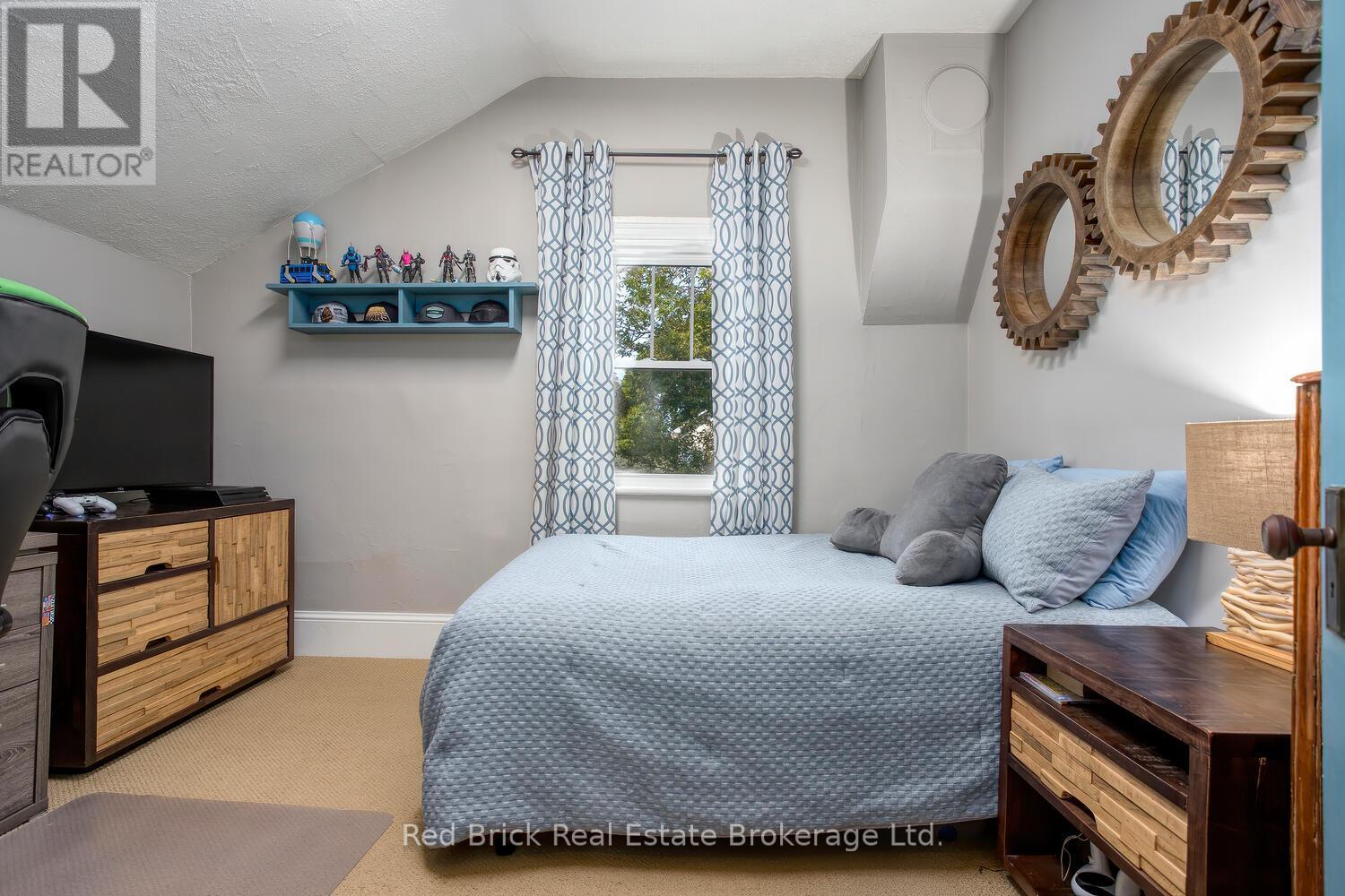 Photo 41 of 23 Mill Street E, Centre Wellington ON