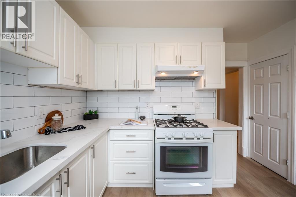 Photo 16 of 390 Paling Avenue, Hamilton ON