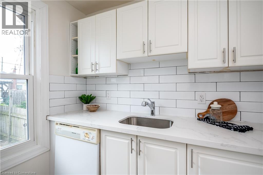 Photo 14 of 390 Paling Avenue, Hamilton ON
