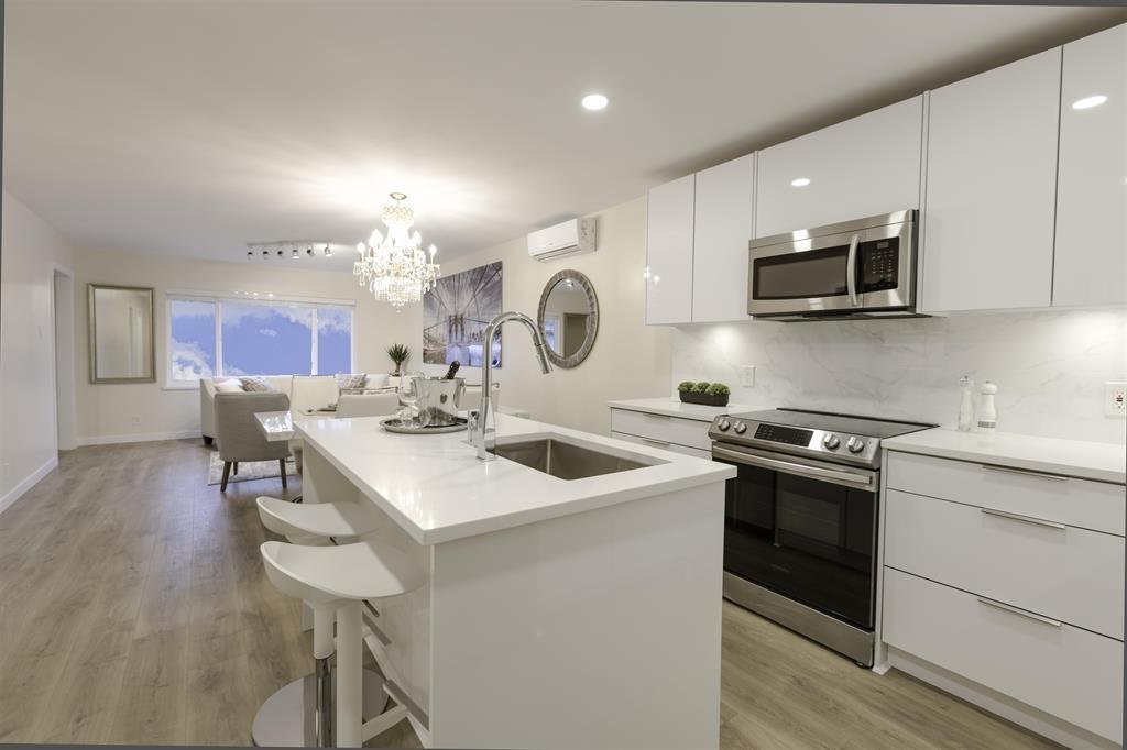 Photo 1 of 306 15739 Fraser Highway, Surrey BC