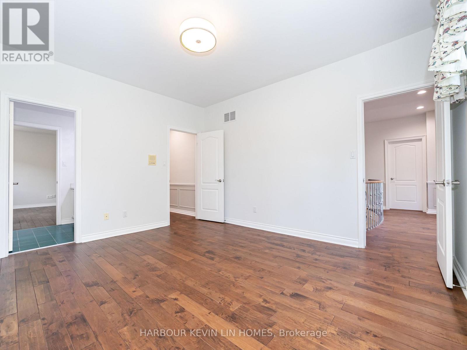 Photo 42 of 10 Edmund Crescent, Richmond Hill ON