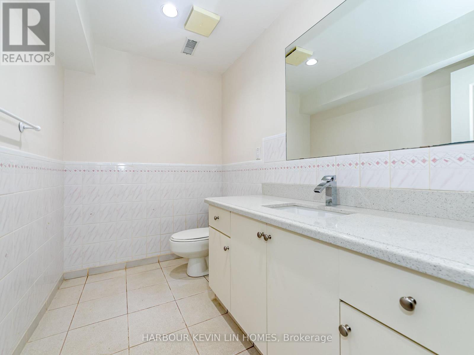 Photo 24 of 10 Edmund Crescent, Richmond Hill ON