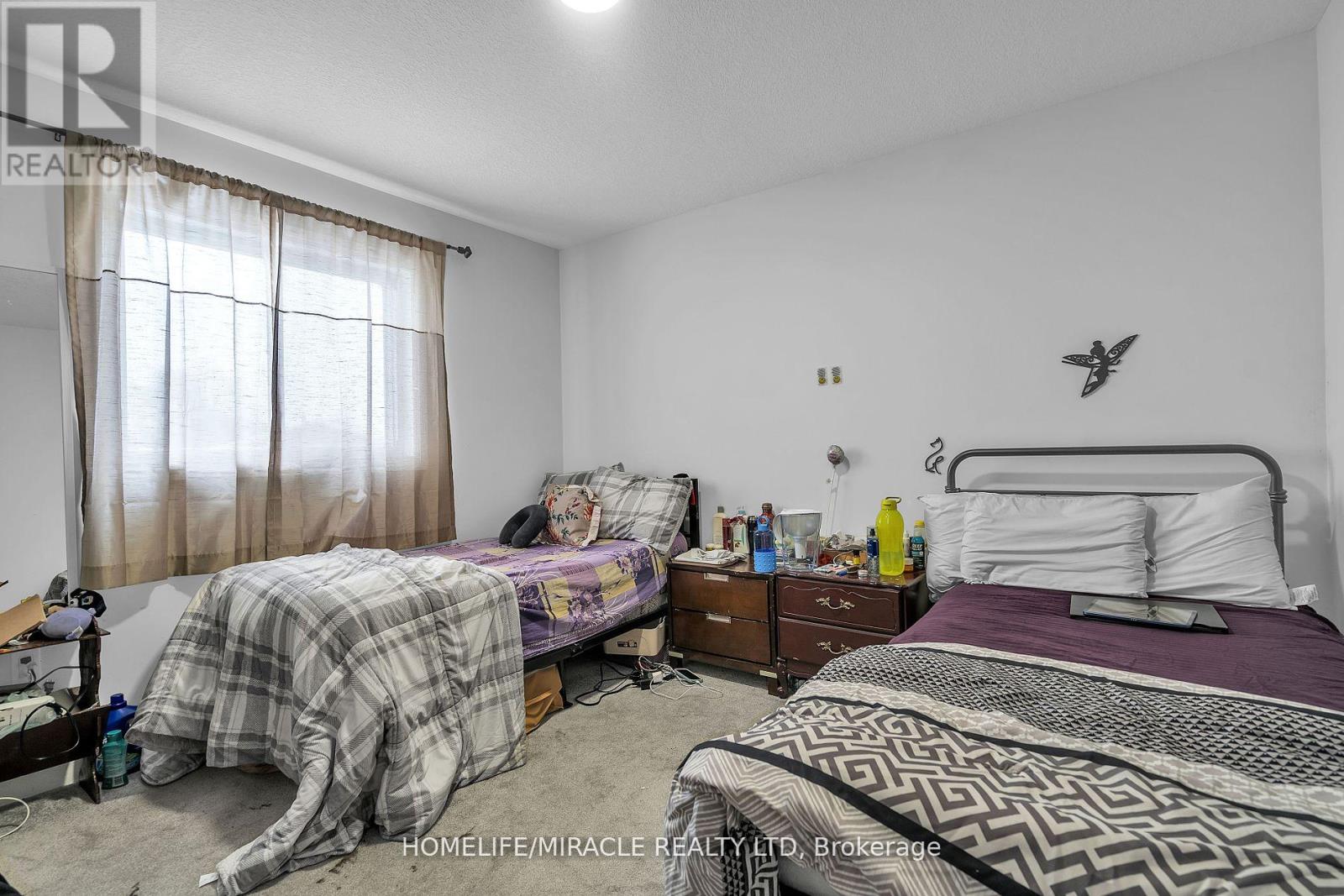 Photo 5 of 121 Marconi Court, London East ON