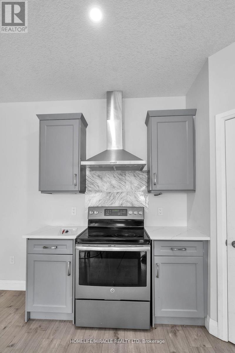 Photo 8 of 121 Marconi Court, London East ON