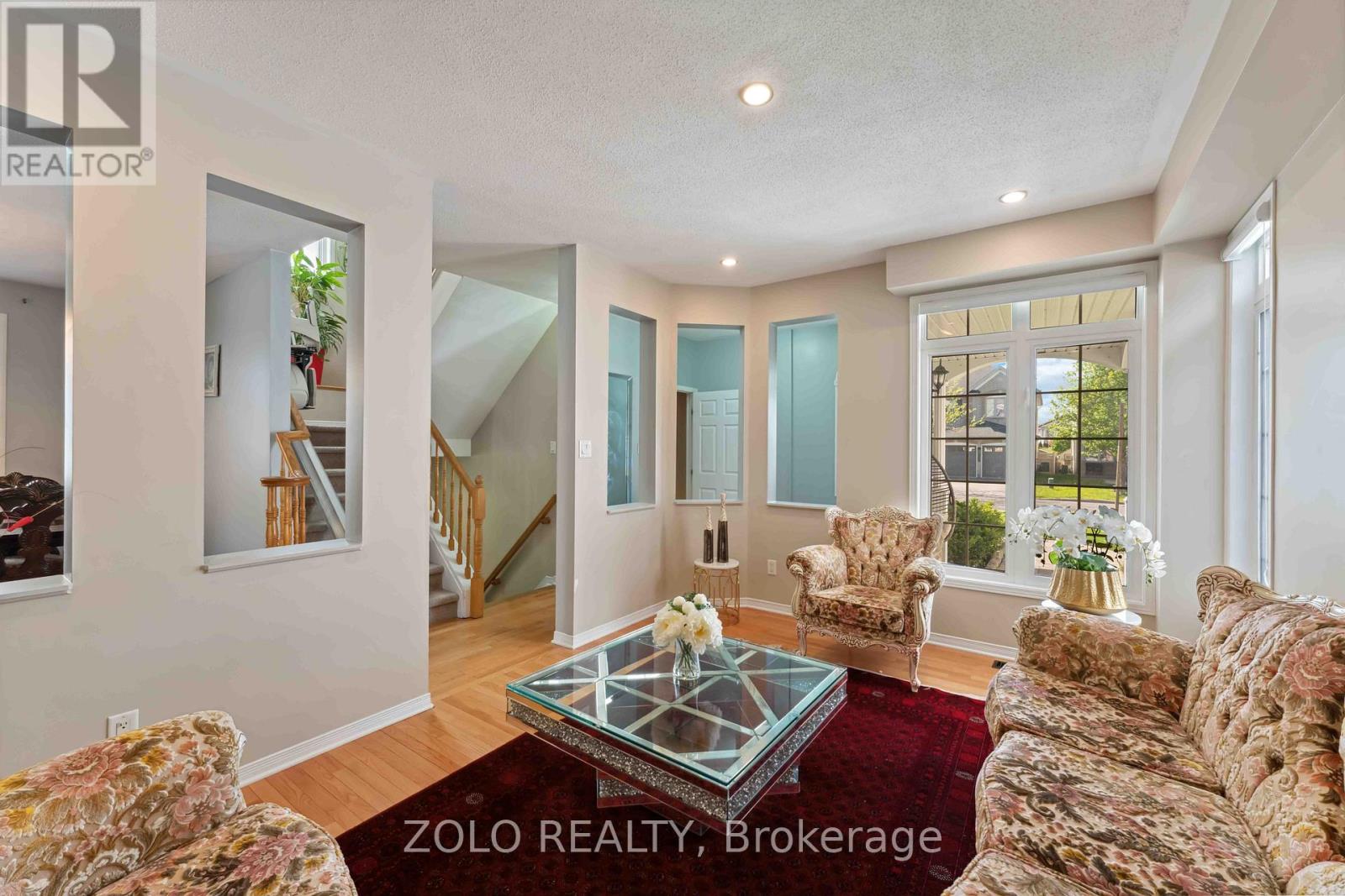 Photo 16 of 2421 Glandriel Crescent, Ottawa ON