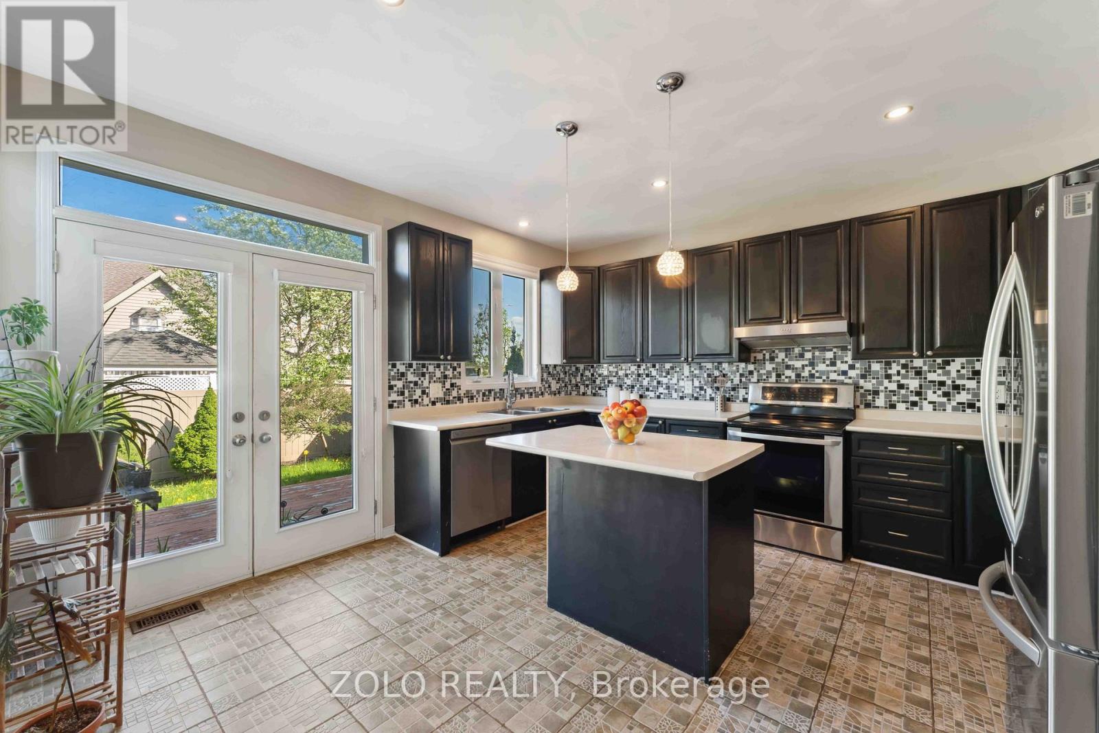 Photo 30 of 2421 Glandriel Crescent, Ottawa ON
