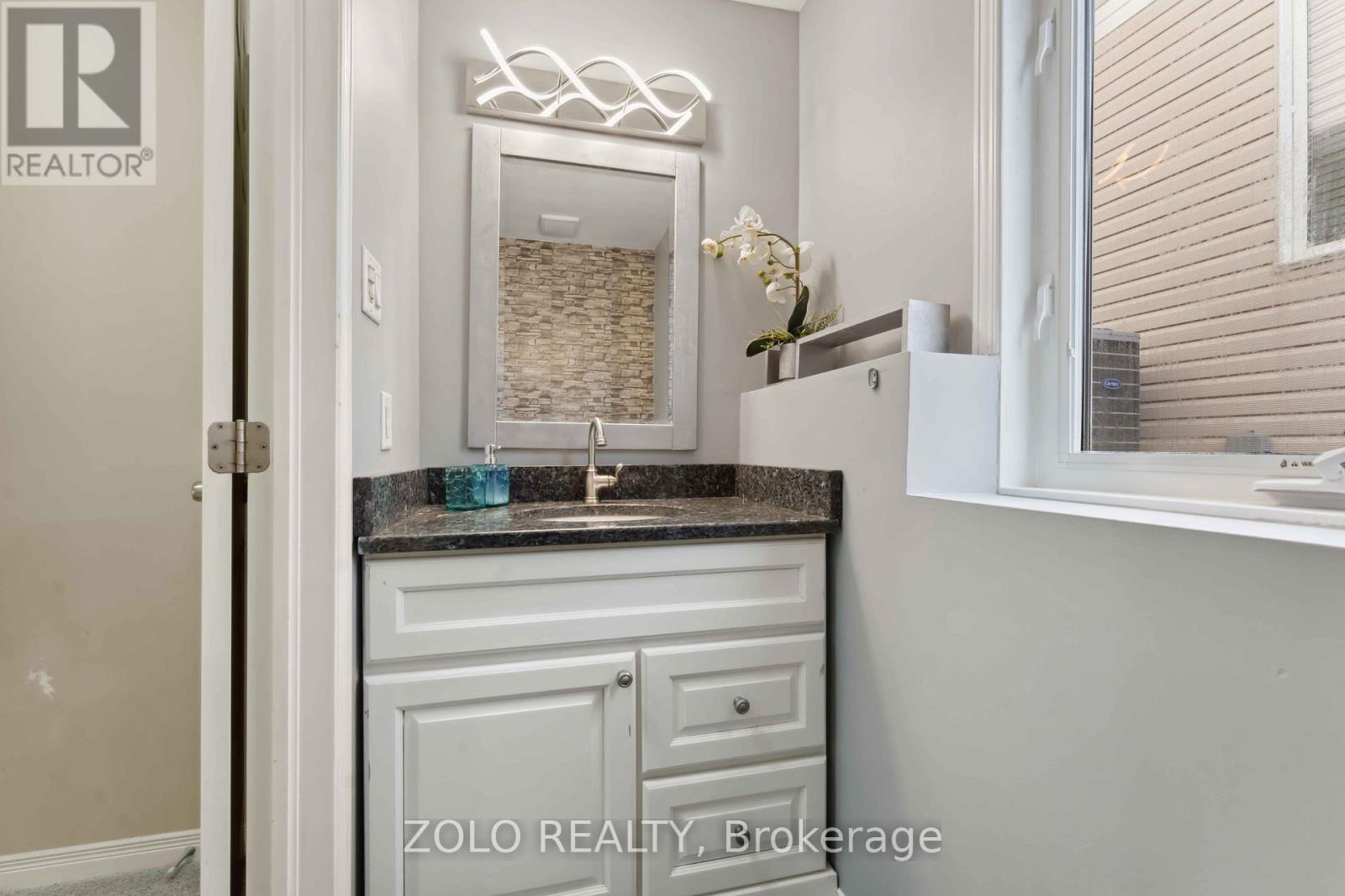 Photo 35 of 2421 Glandriel Crescent, Ottawa ON