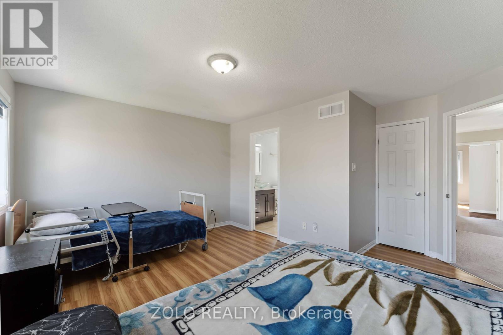 Photo 11 of 2421 Glandriel Crescent, Ottawa ON