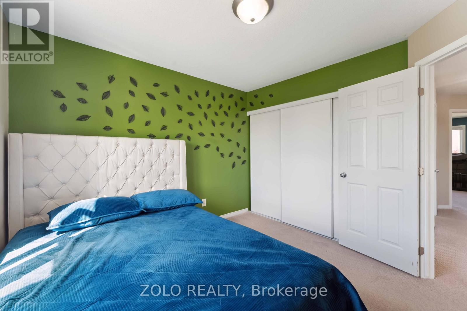 Photo 10 of 2421 Glandriel Crescent, Ottawa ON