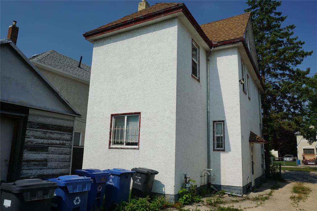 Photo 16 of 278 Burrows Avenue Ne, Winnipeg MB