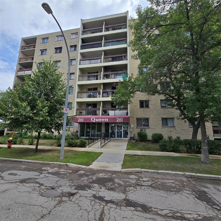 Photo 4 of 205 261 Queen Street, Winnipeg MB