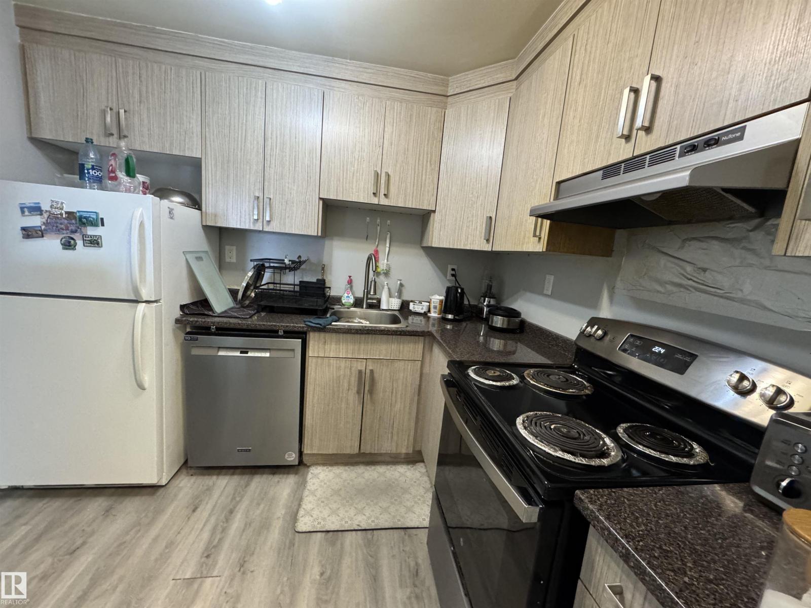 Photo 5 of 301 4810 Mill Woods S Nw, Edmonton AB