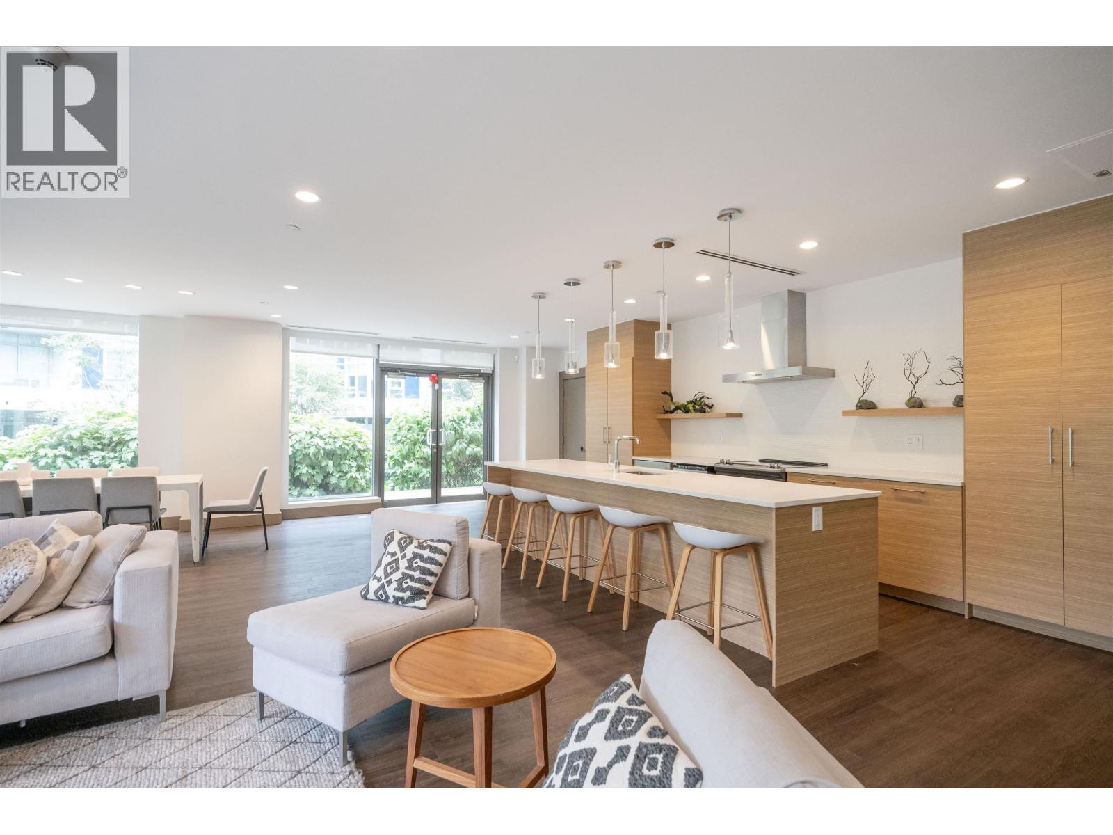 Photo 3 of 912 3557 Sawmill Crescent, Vancouver BC