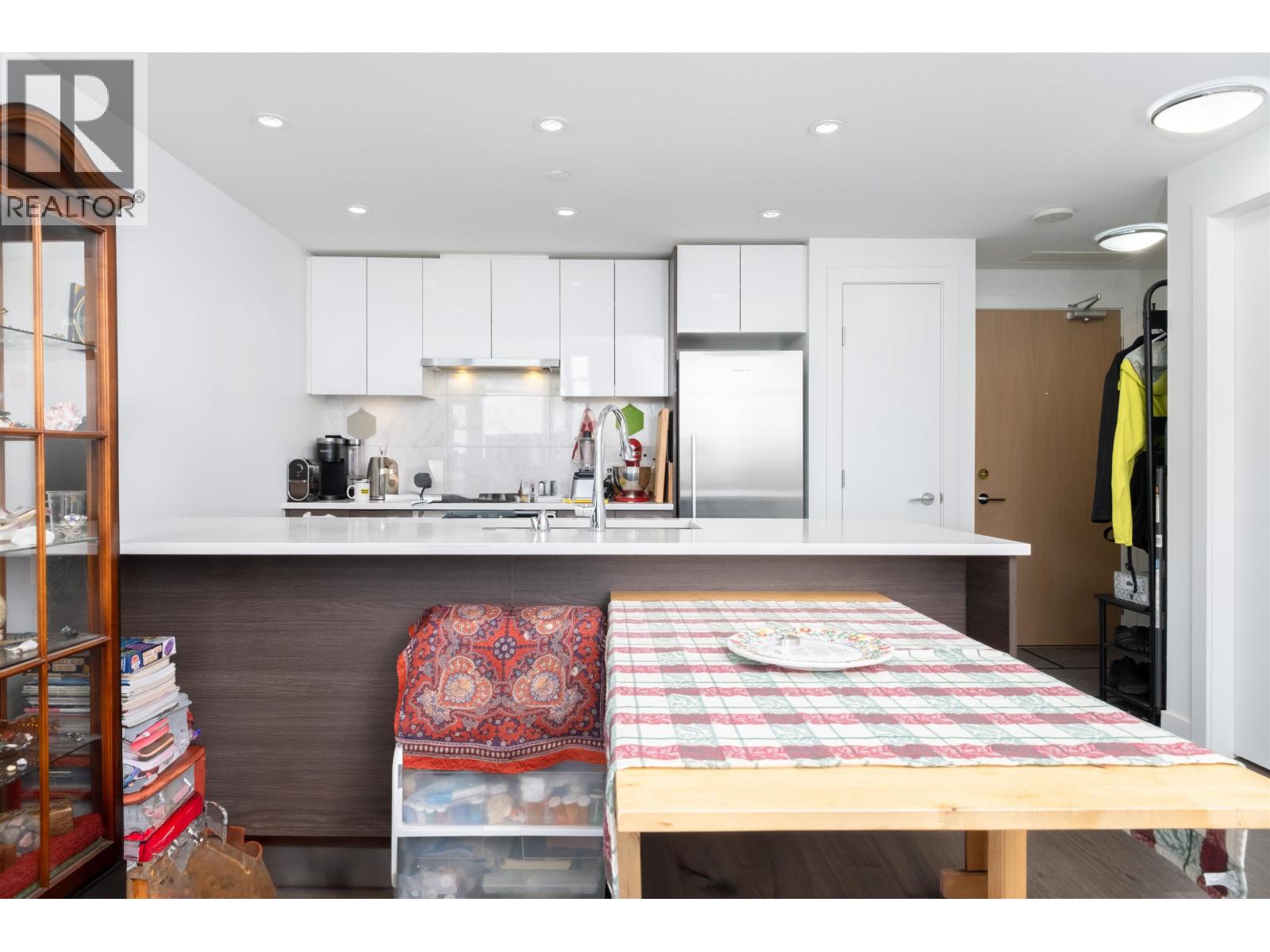 Photo 8 of 912 3557 Sawmill Crescent, Vancouver BC