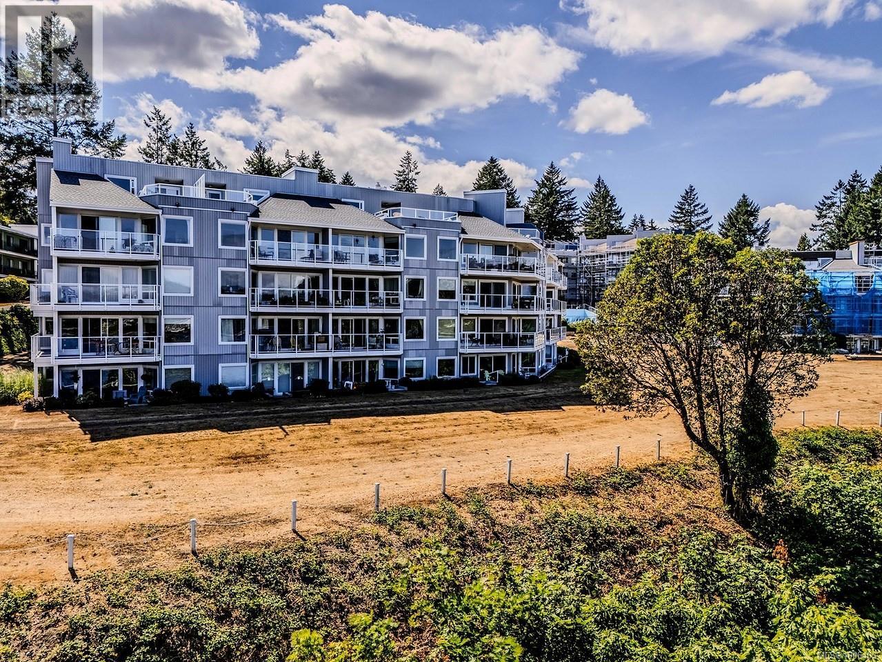 Photo 22 of 104 2560 Departure Bay Rd, Nanaimo BC
