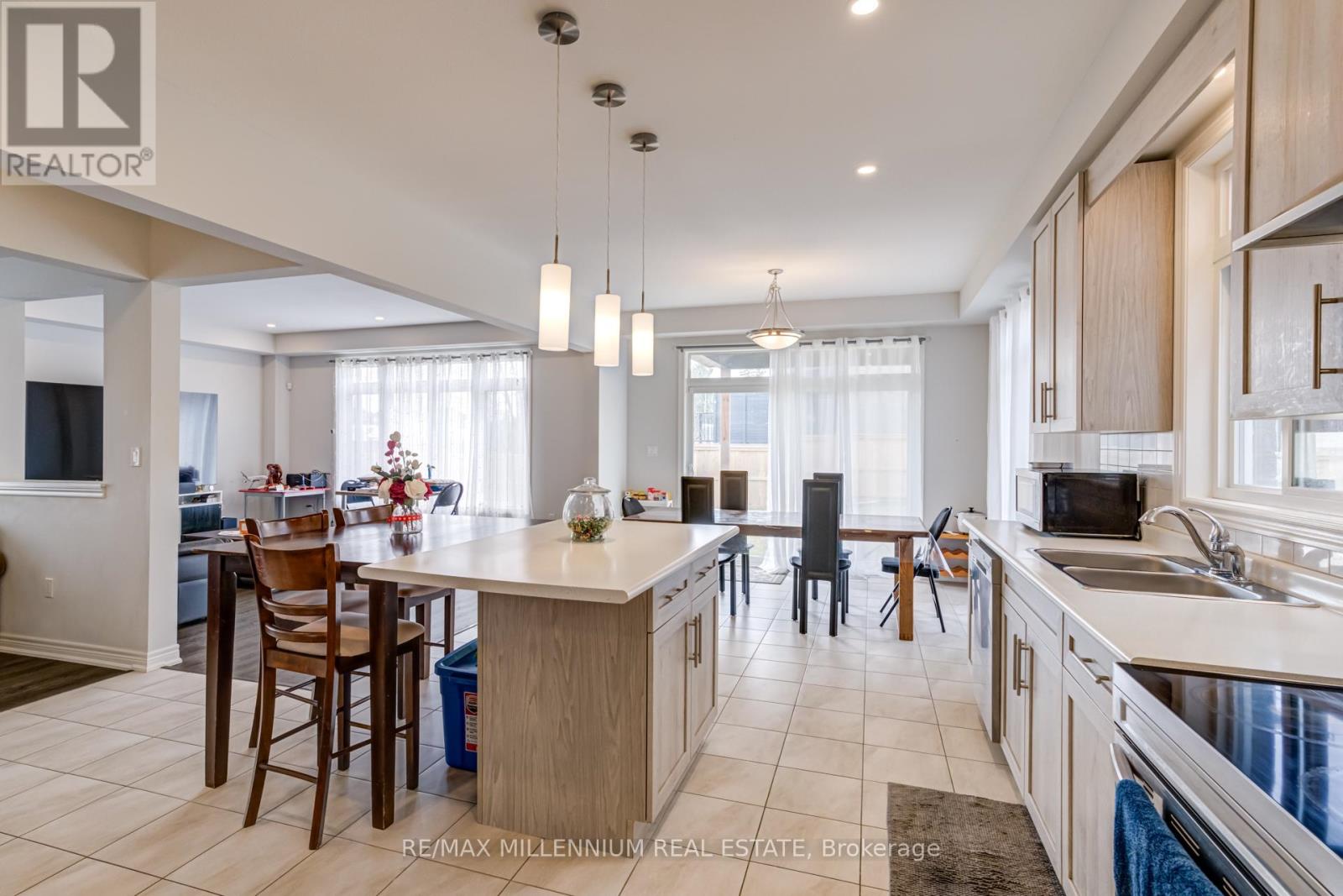 Photo 18 of 3597 Carolinia Court, Fort Erie ON