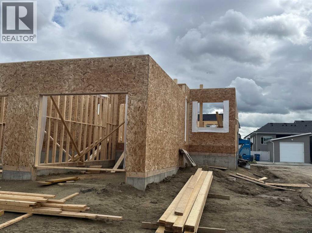 Photo 8 of 39 Ellington Crescent, Red Deer AB