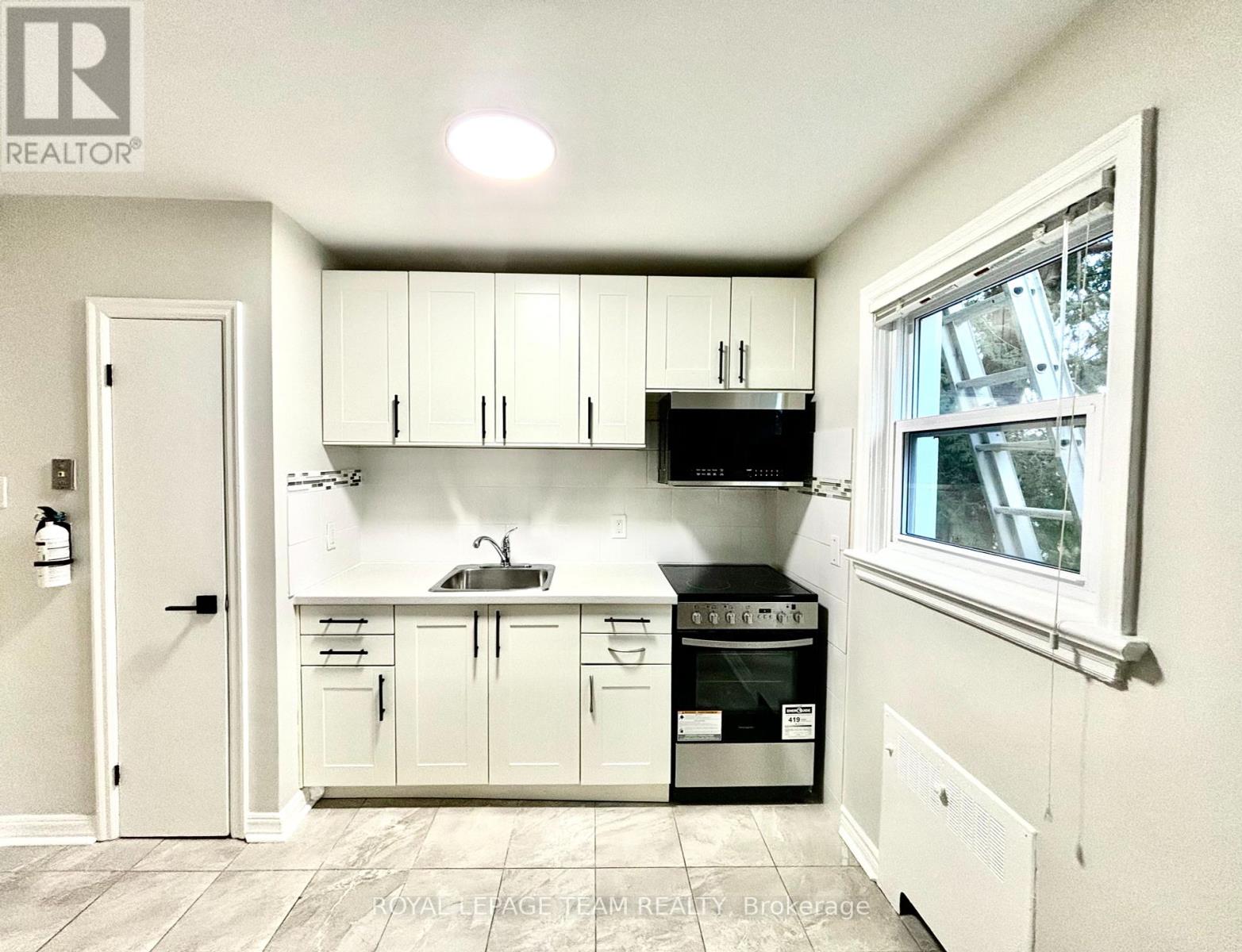 Photo 12 of 5 33 Coupal Street, Ottawa ON