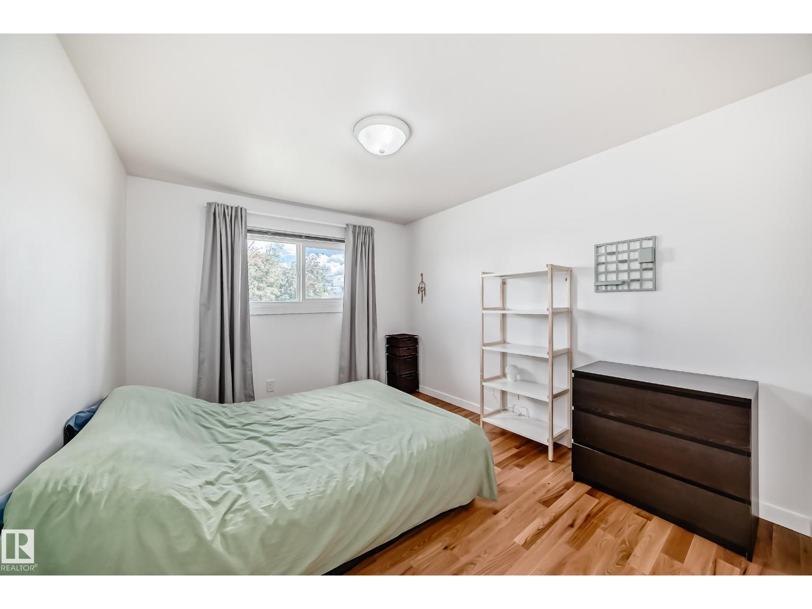 Photo 19 of 13424 82 St Nw, Edmonton AB