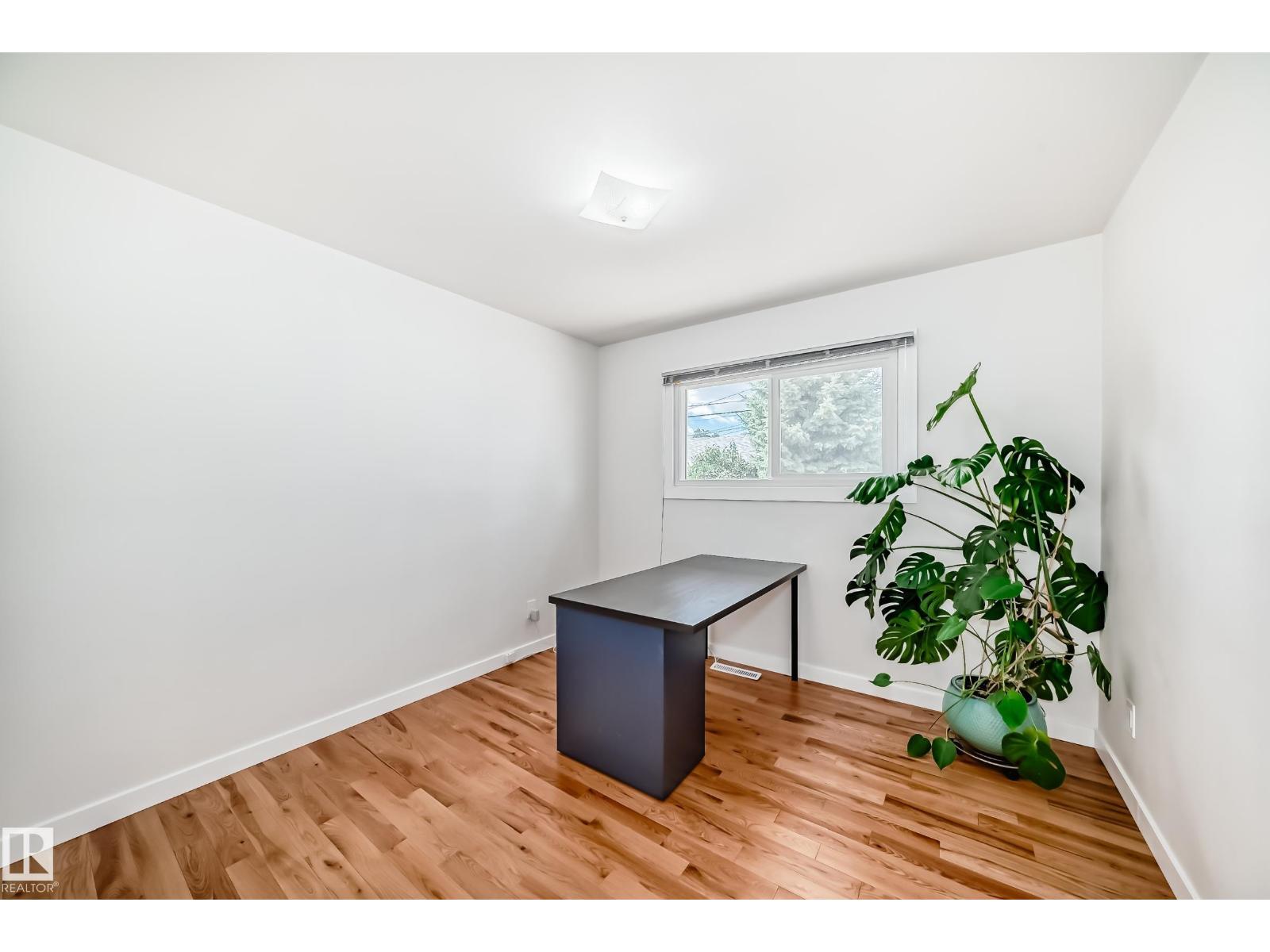 Photo 22 of 13424 82 St Nw, Edmonton AB