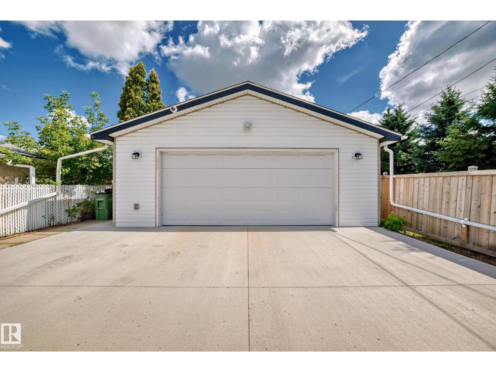 Photo 47 of 13424 82 St Nw, Edmonton AB