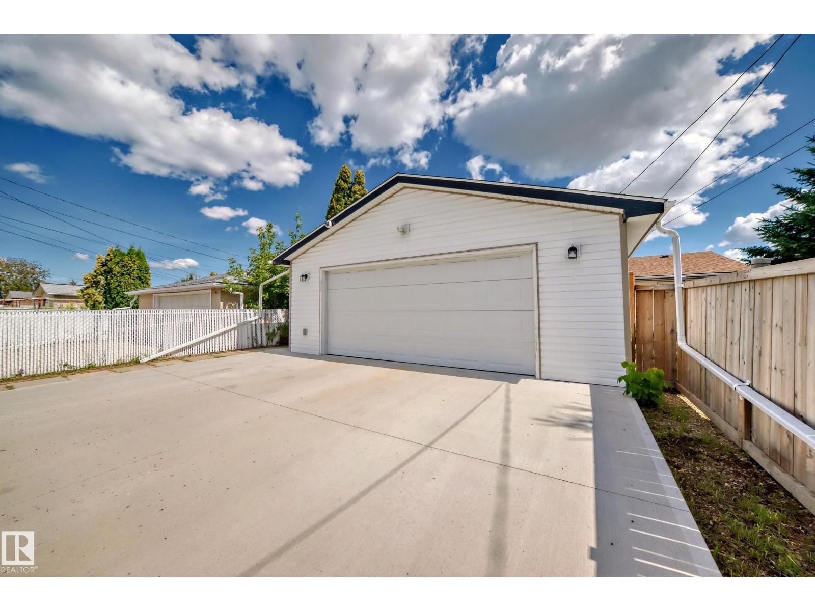 Photo 48 of 13424 82 St Nw, Edmonton AB