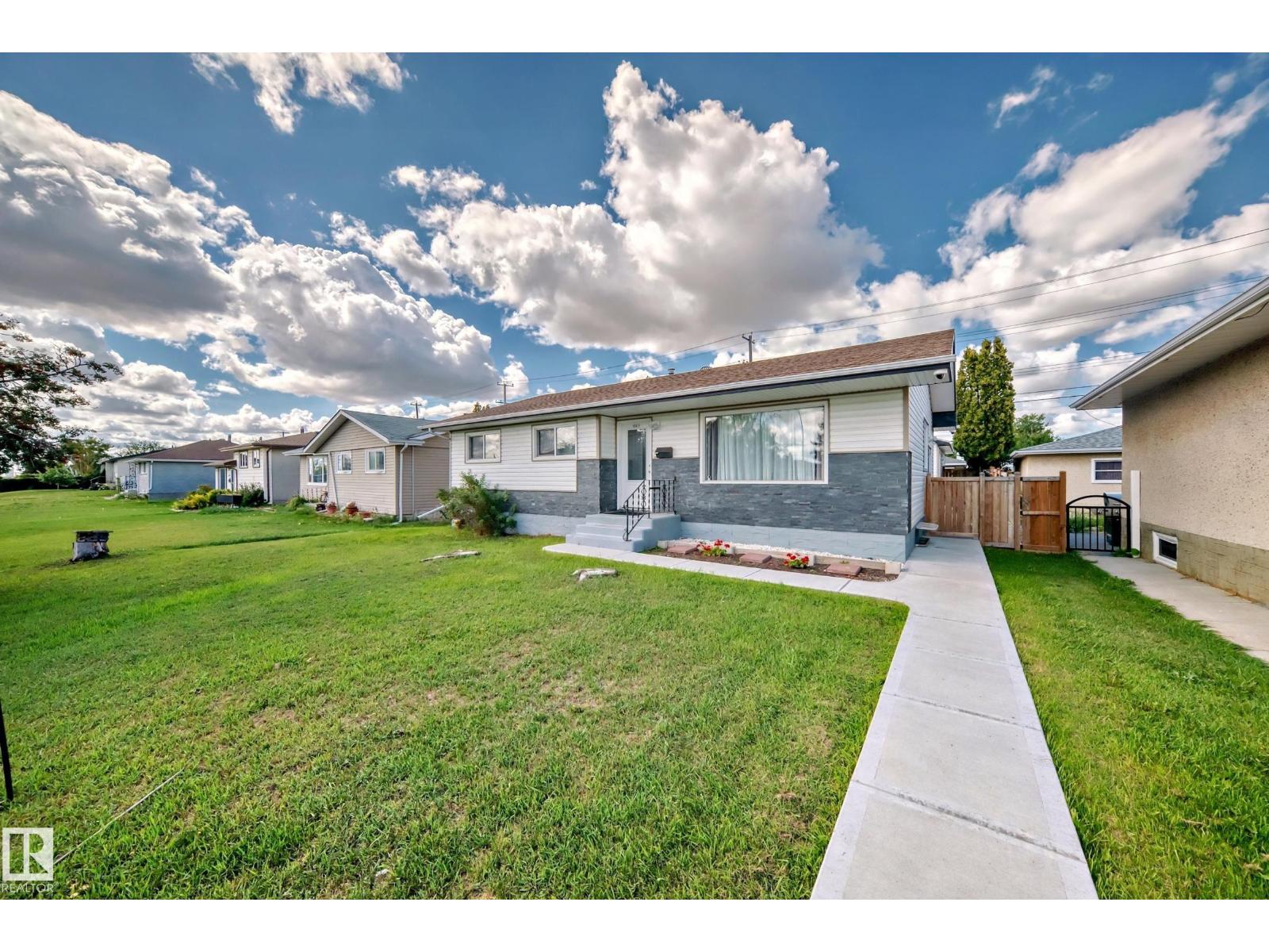Photo 60 of 13424 82 St Nw, Edmonton AB