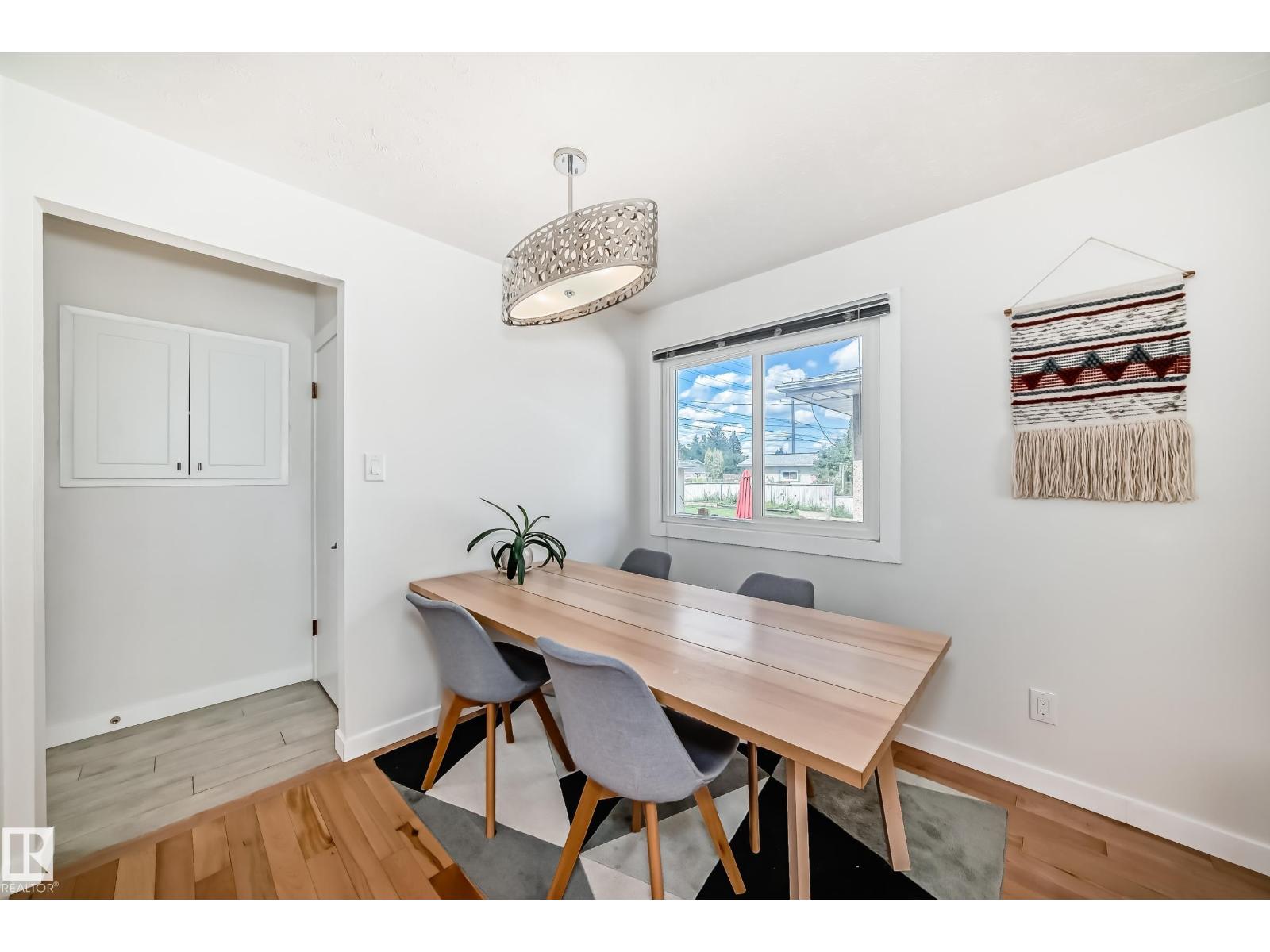 Photo 8 of 13424 82 St Nw, Edmonton AB