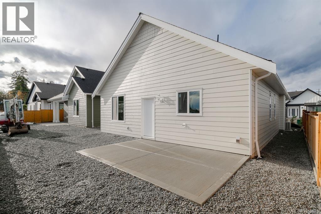 Photo 5 of 472 Hampstead St, Parksville BC