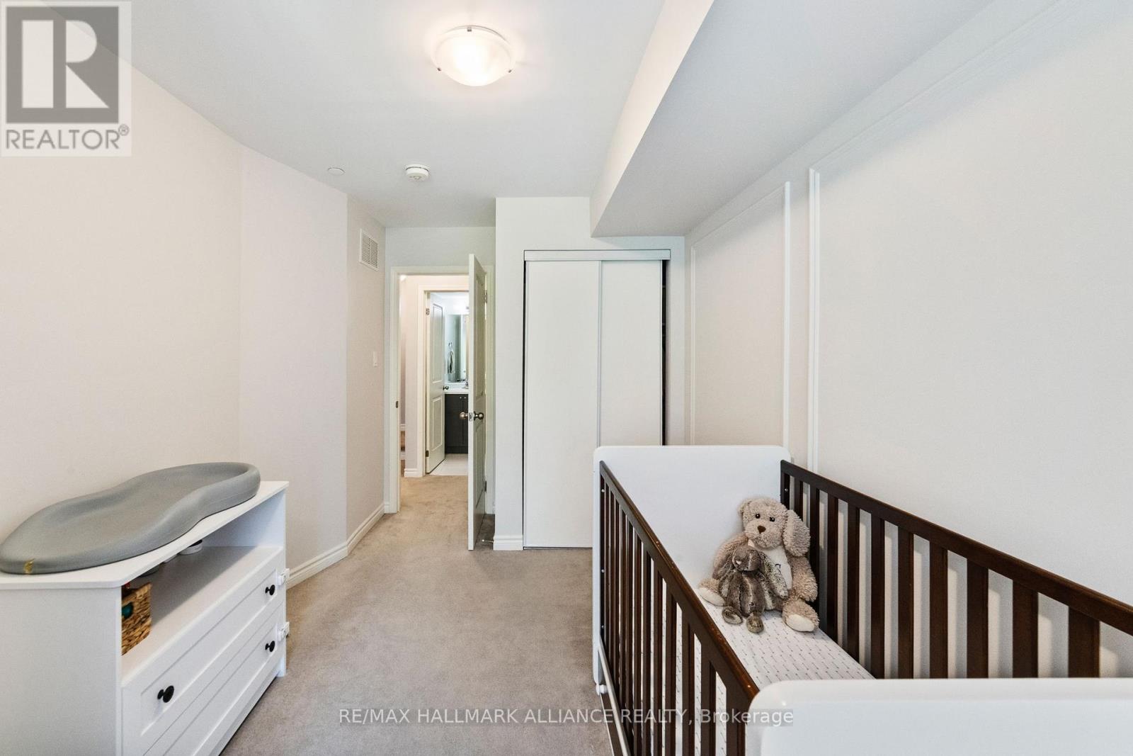 Photo 10 of 12 1150 Stroud Lane, Mississauga ON