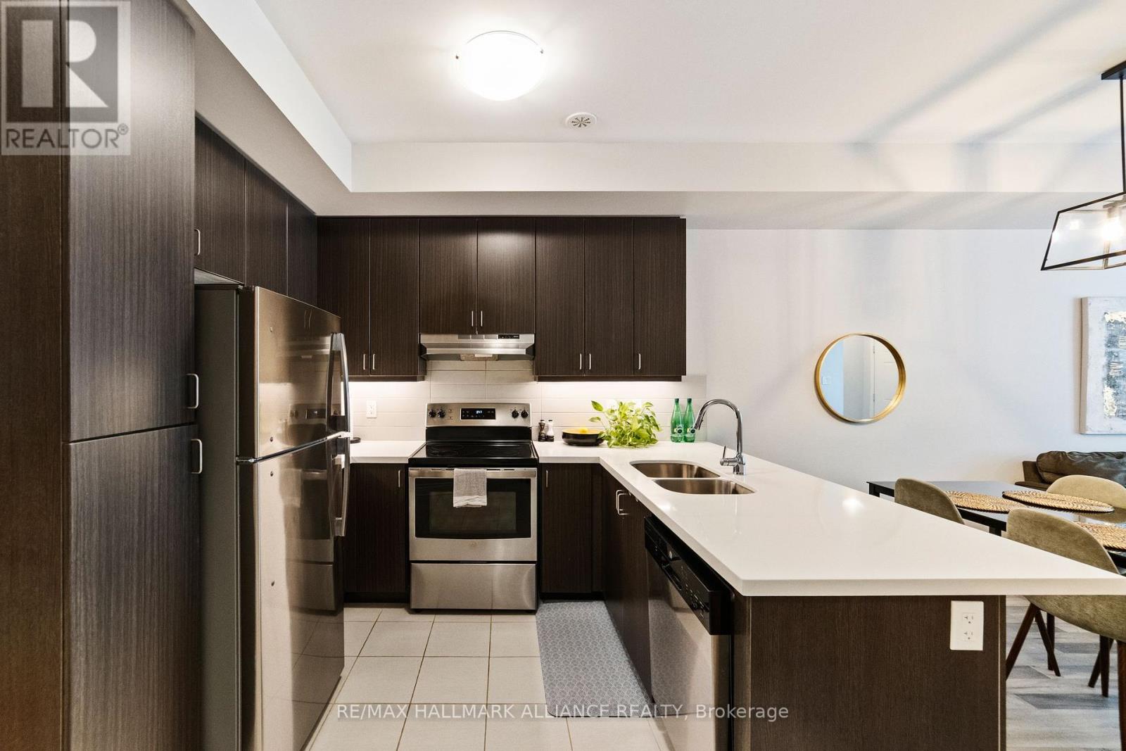 Photo 6 of 12 1150 Stroud Lane, Mississauga ON