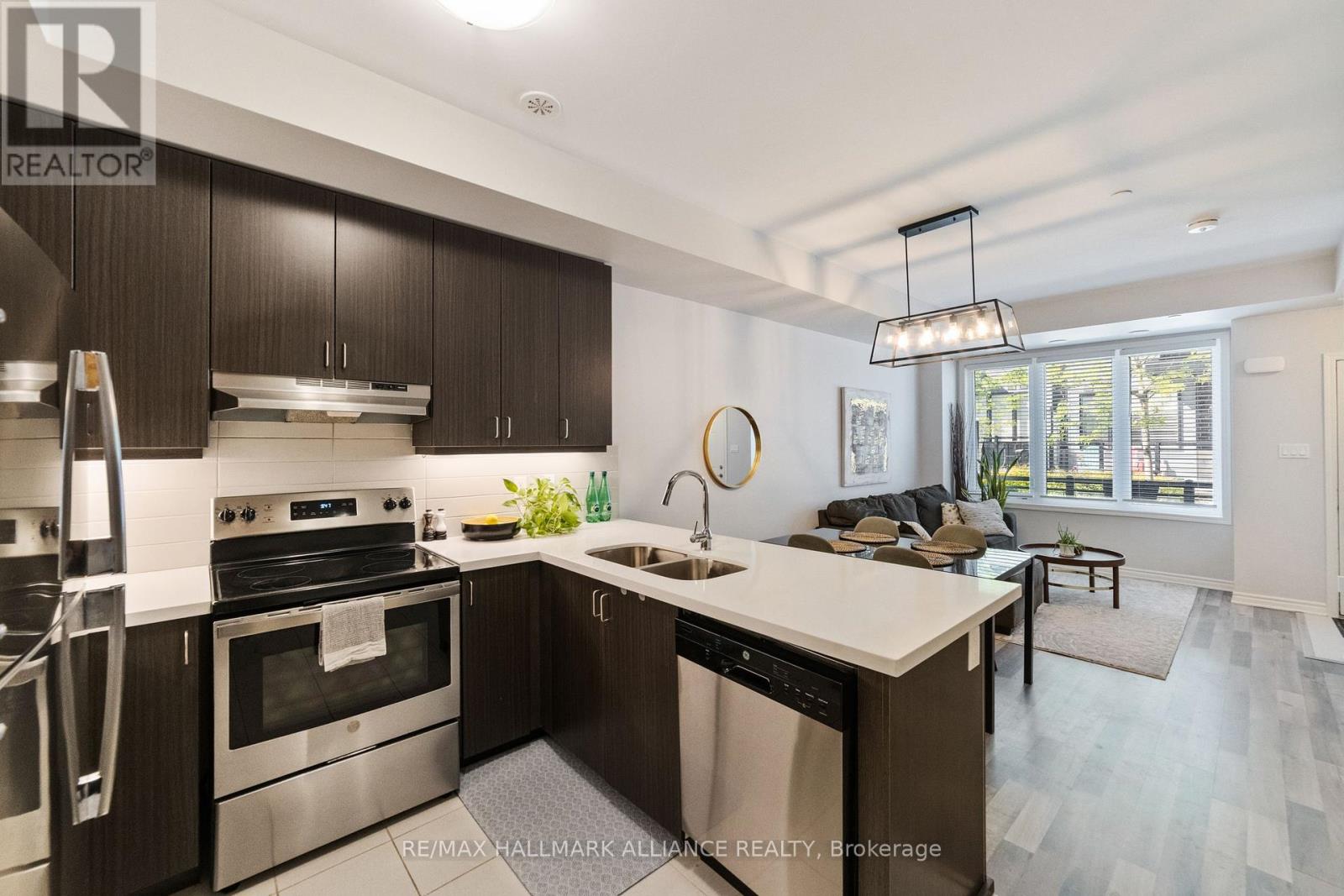 Photo 7 of 12 1150 Stroud Lane, Mississauga ON